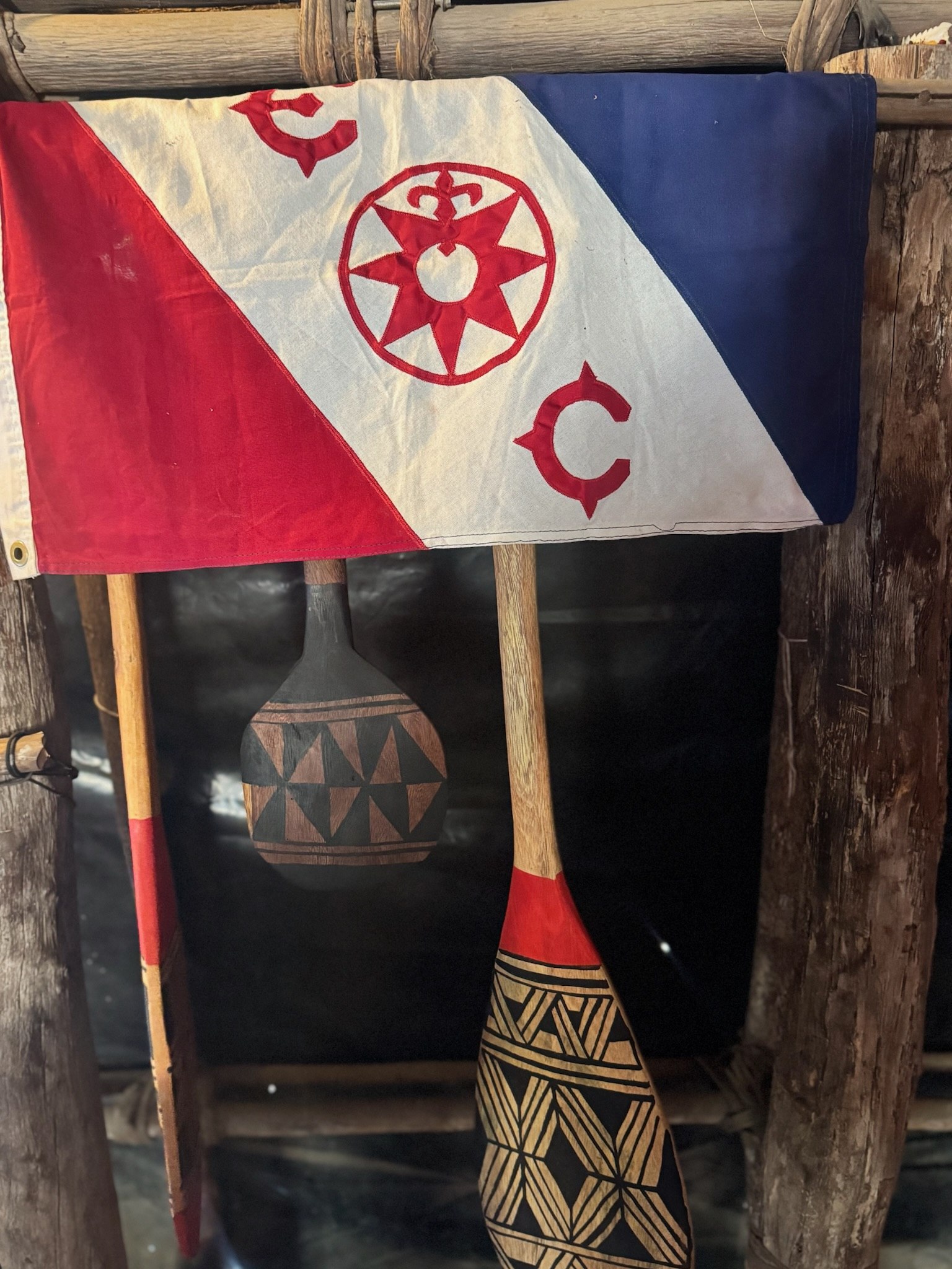Bandeira cerimonial com cerâmica